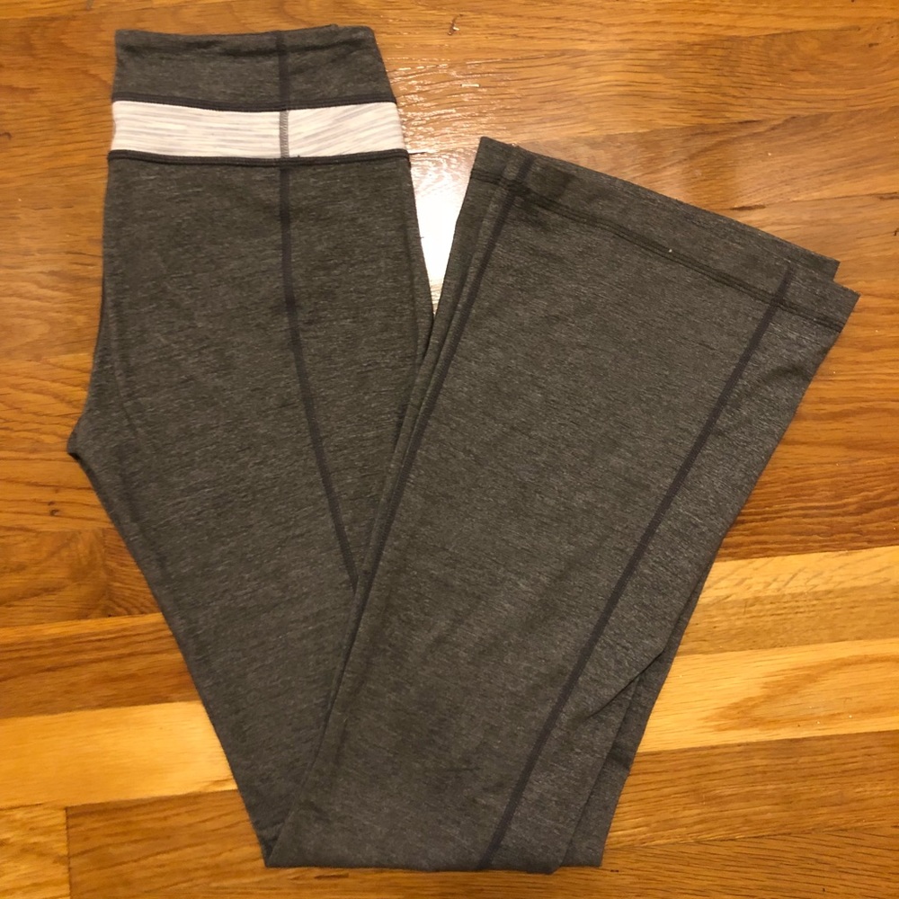 Classic Lululemon Pants in Heather Grey Size 4